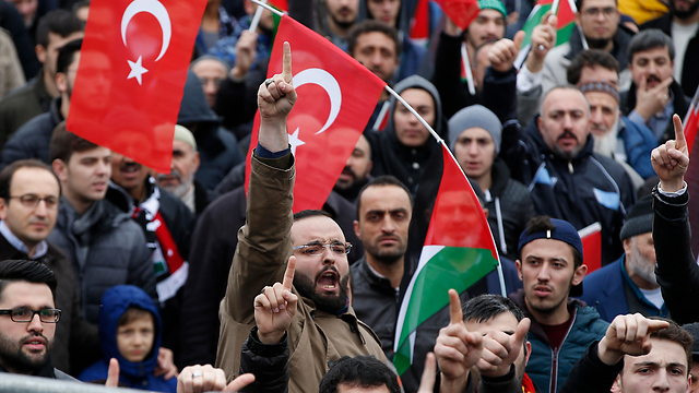Anti-Israel protest in Istanbul (Photo: AP)