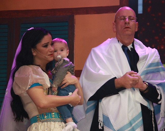 המשפחה המאושרת (ענת מוסברג) המשפחה המאושרת (ענת מוסברג)