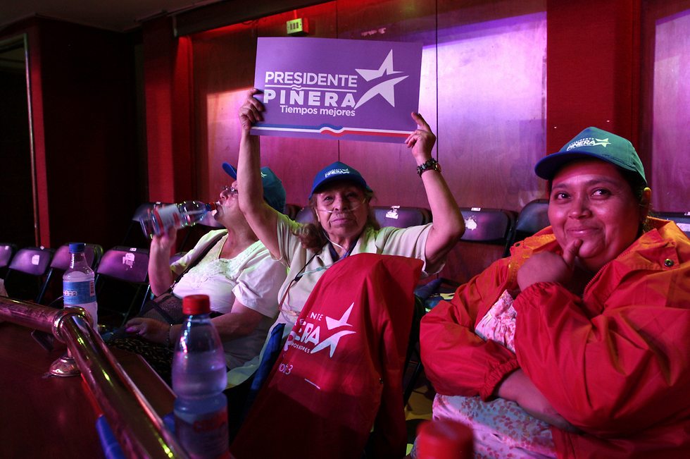 סיסמת הבחירות של פינייטה: "זמנים טובים יותר" (צילום: AP) (צילום: AP)