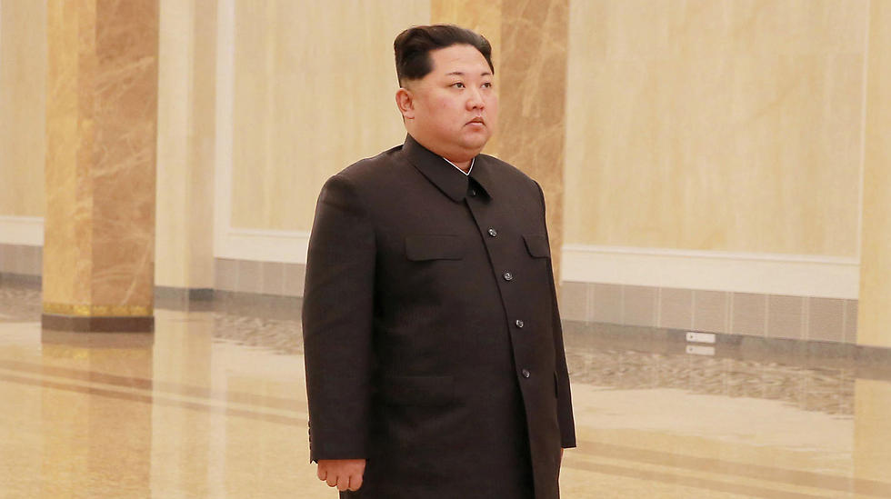 "צפון קוריאה בודקת האם האנתרקס ישרוד טמפרטורה גבוהה". קים ג'ונג און (צילום: AP) (צילום: AP)