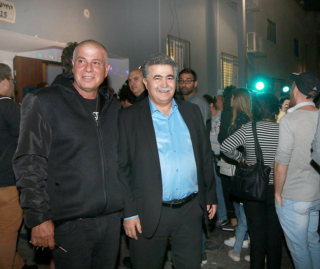 ביקור חשוב. חבר הכנסת עמיר פרץ (צילום: ענת מוסברג ) ביקור חשוב. חבר הכנסת עמיר פרץ (צילום: ענת מוסברג )