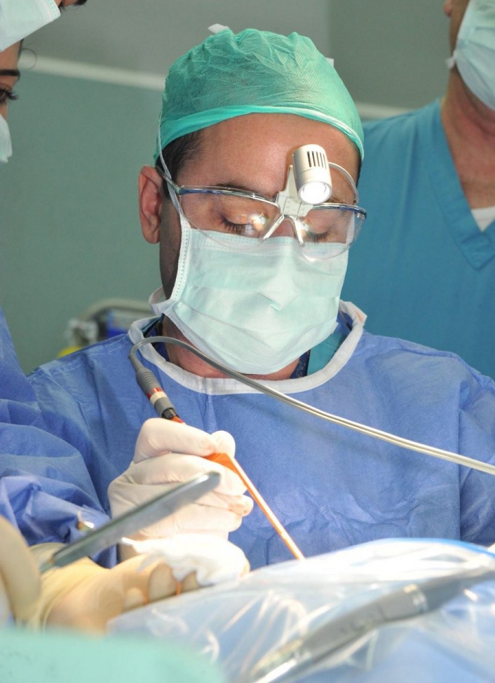 ד"ר מעין גרובר. ניתוח חירום לפעוט (צילום: רוני אלברט, דוברות המרכז הרפואי לגליל בנהריה) (צילום: רוני אלברט, דוברות המרכז הרפואי לגליל בנהריה)