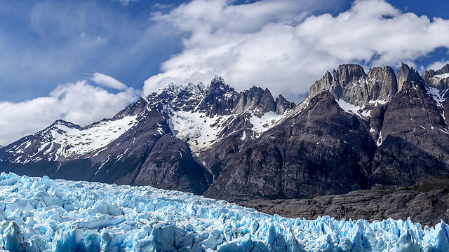 הקרחון האפור בפארק הלאומי טורס דל פאינה, צ'ילה (צילום: EPA) (צילום: EPA)