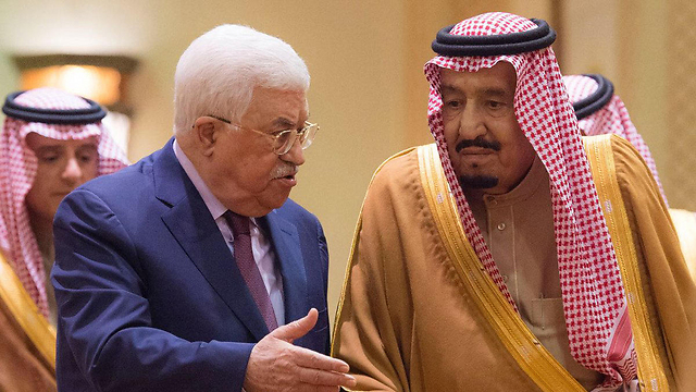 Abbas with Saudi King Salman (Photo: AP)
