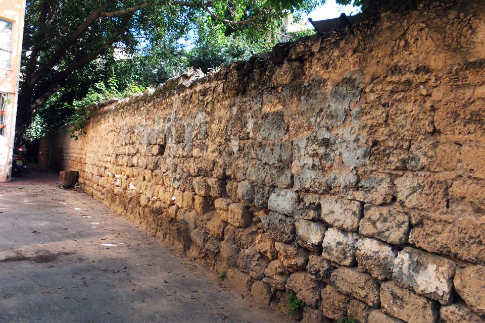 Стена на ул. Олифант в Тель-Авиве