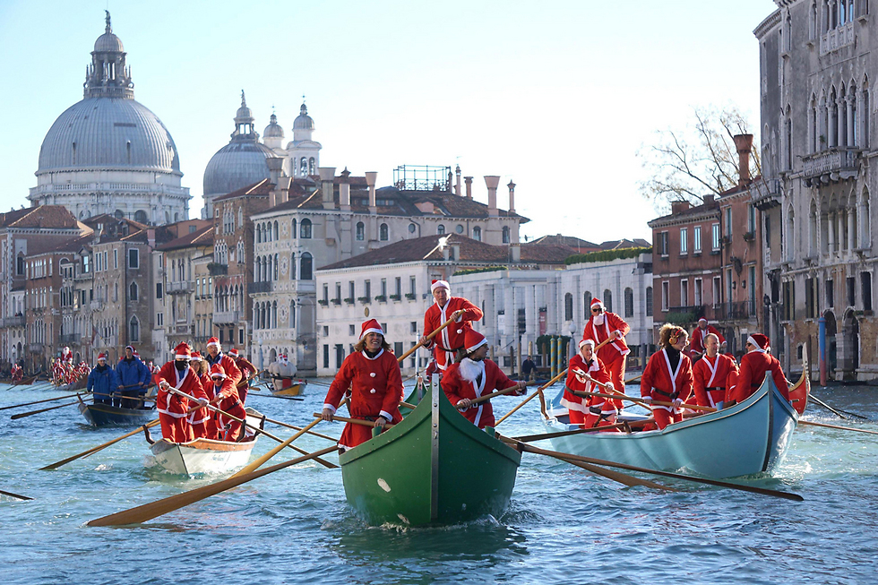 שיט חג המולד בוונציה, איטליה (צילום: AP) (צילום: AP)