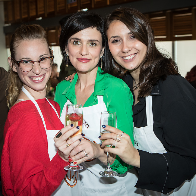 זו תחרות, אל תראו כל כך קרובות. בר פינס, לריסה סלפיאן- אשד טוש (צילום: עודד קרני)