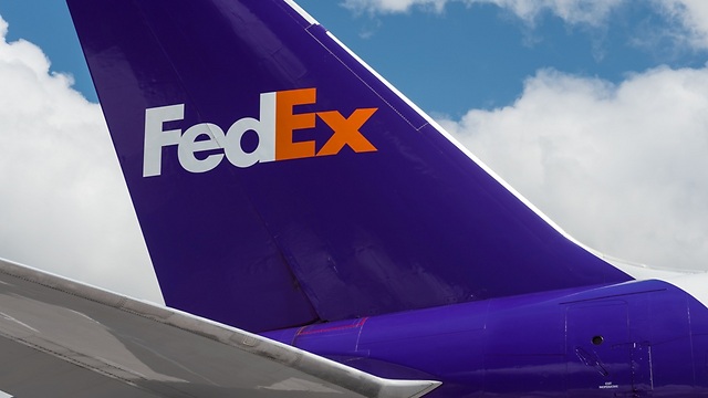 Грузовой самолет курьерской службы FedEx