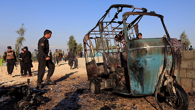 הריקשה שהתפוצצה בהלוויה בג'לאלאבד (צילום: רויטרס) (צילום: רויטרס)