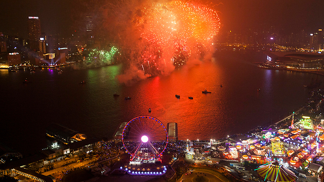 שמי הלילה של הונג קונג (צילום: EPA) (צילום: EPA)