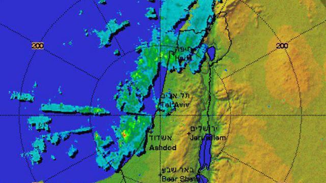 מכ"ם הגשם של השירות המטאורולוגי הישראלי, הבוקר. "חור" בעננים מעל רצועת עזה ()