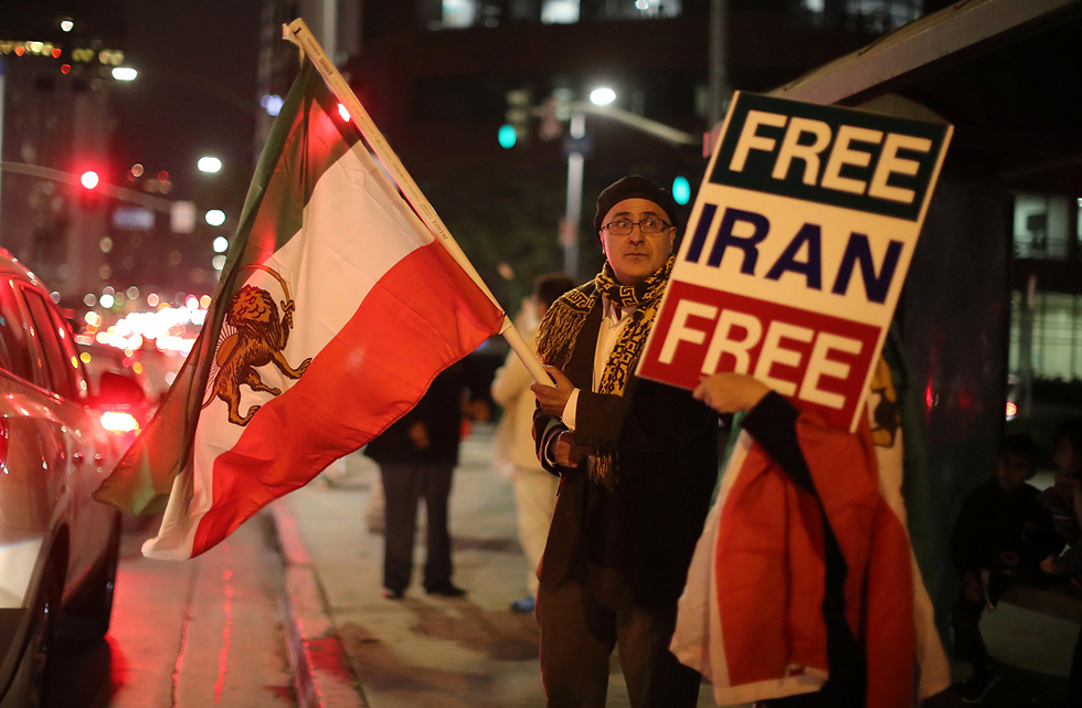 Anti-corruption protests in Tehran (Photo: Reuters)