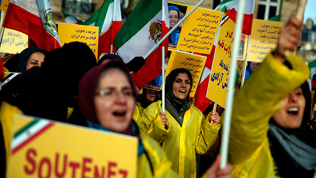 Iranian anti-regime protests. Iran is strapped for cash as it is, leading to widespread protests (Photo: AP)