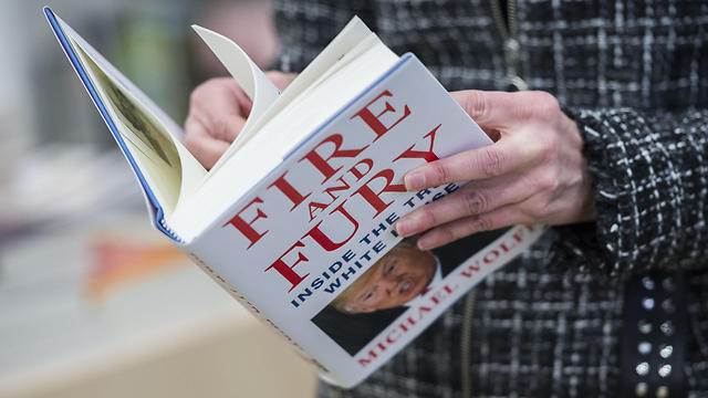 הספר נחטף מהמדפים בארה"ב. "אש וזעם" (צילום: AFP) (צילום: AFP)