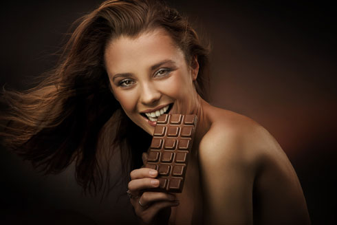 מתערבים שהיא לא נגסה בשוקולד? (צילום: Shutterstock)