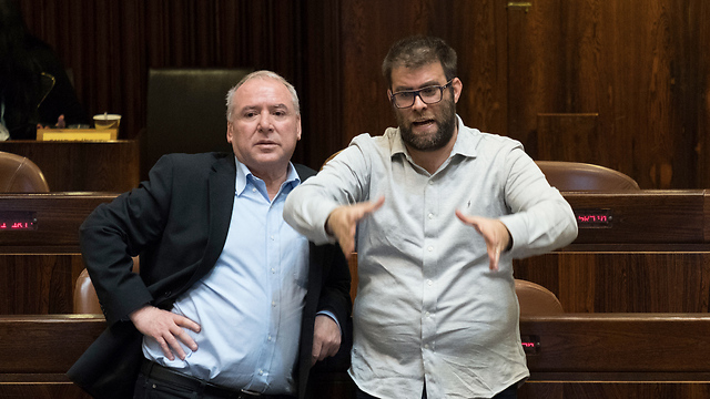 Coalition chairman David Amsalem and Likud MK Oren Hazan (Photo: Yoav Dudkevitch)