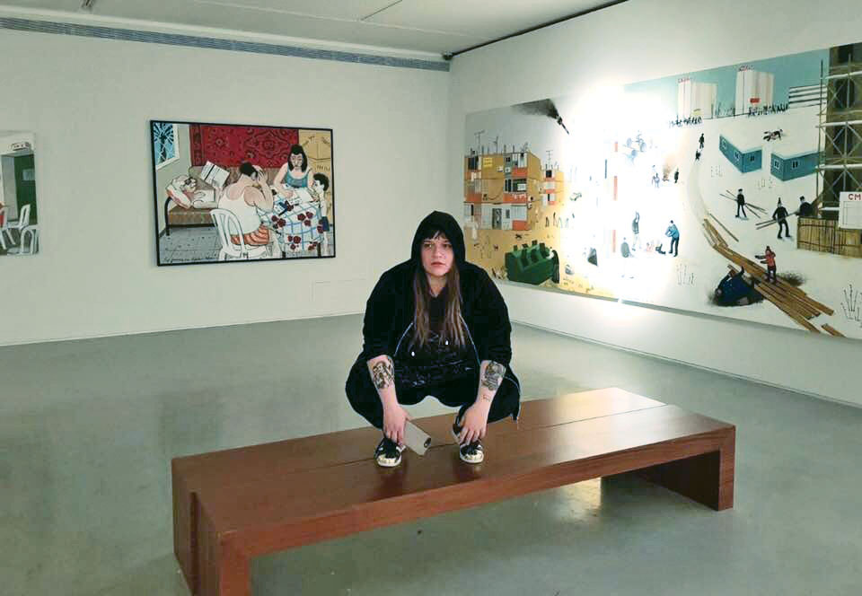 Зоя Черкасская в интерьере своей персональной выставки в Музее Израиля Фото: пресс-служба галереи Розенфельд