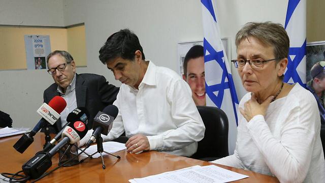 Following a High Court petition by Simcha (L) and Leah Goldin, policy on providing medical permits to Hamas personnel and their families will be made stricter (Photo: Motti Kimchi)