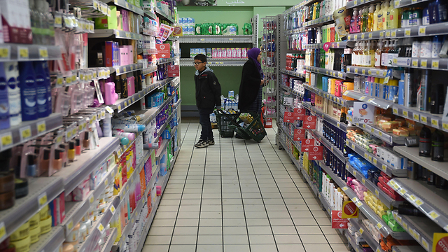 סופרמרקט בפאתי תוניס נבזז על ידי מפגינים (צילום: AFP) (צילום: AFP)