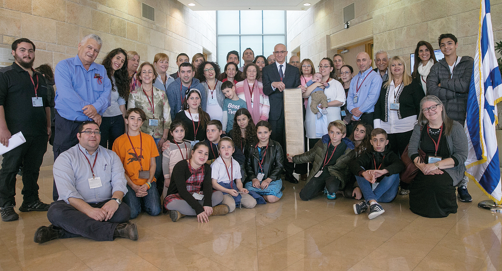 The descendants of the original signatories gather at the Knesset (Photo: Ohad Zwigenberg)