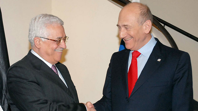 Olmert and Abbas. The Palestinians turned down Olmert’s proposal for no other reason but the proposal itself  (Photo: Moshe Milner/GPO)