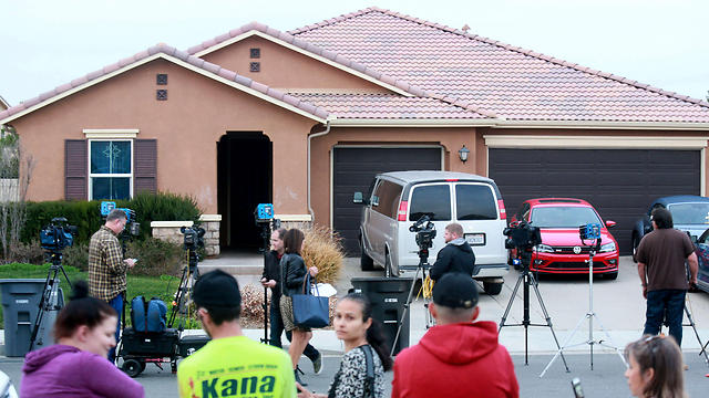 "ריח רע וחושך". בית המשפחה בקליפורניה (צילום: AFP) (צילום: AFP)