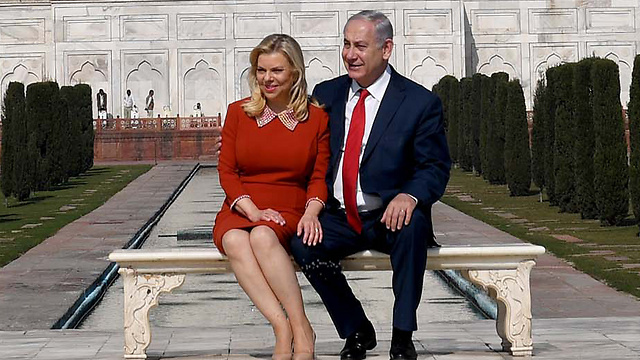 Prime Minister Benjamin Netanyahu and his wife Sara at the Taj Mahal (Photo: Avi Ohayon/GPO)