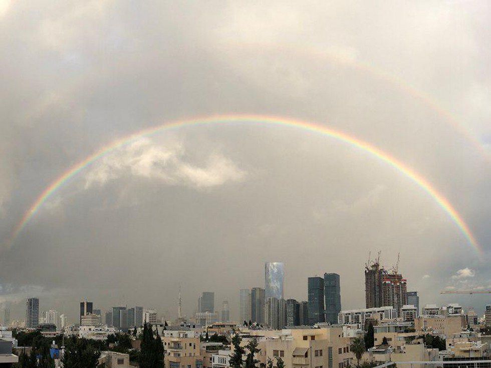 קשתות בשמי תל אביב (צילום: אביאל אלכסנדר) (צילום: אביאל אלכסנדר)