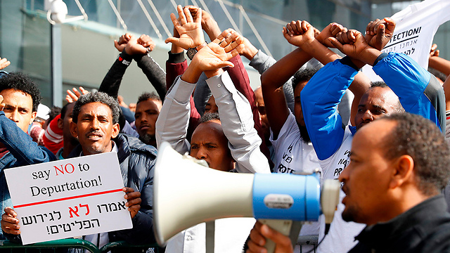 Asylum seekers protest (Photo: AFP)