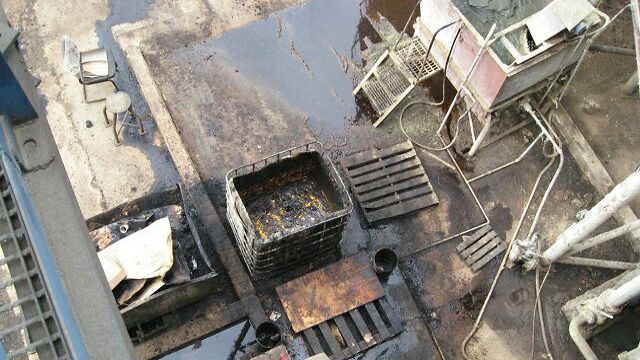 מפגעים סביבתיים שנמצאו בסיור של המשטרה הירוקה במפעל (צילום: המשטרה הירוקה, המשרד להגנת הסביבה) (צילום: המשטרה הירוקה, המשרד להגנת הסביבה)