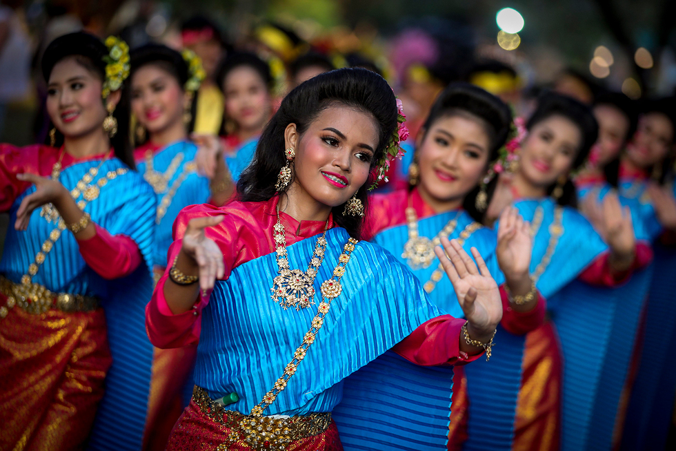רקדניות בפסטיבל לקידום התיירות. בנגקוק, תאילנד (צילום: EPA) (צילום: EPA)
