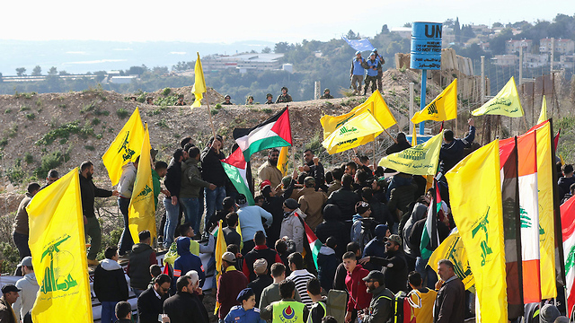 Hezbollah supporters on the border (Photo: AFP)