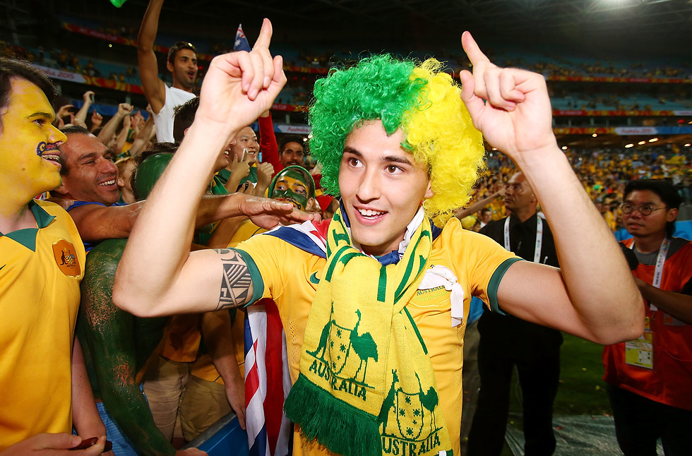 ג'ייסון דייוידסון חוגג זכייה בגביע אסיה ב-2015 (צילום: getty images) (צילום: getty images)