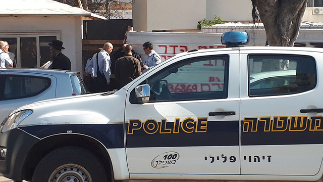 Полиция у места преступления. Фото: Шамир Эльбаз