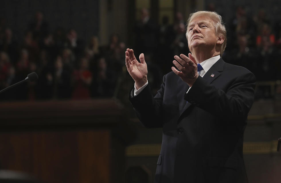 טראמפ בנאום מצב האומה בקונגרס, הלילה (צילום: AP) (צילום: AP)
