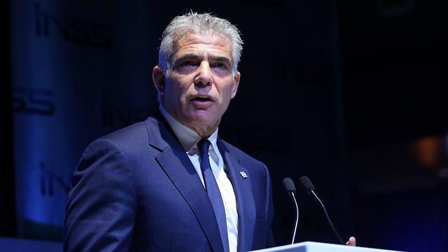 Netanyahu accused Yesh Atid Chairman Lapid of not recusing himself from dealing with matters relating to Milchan while testifying against the prime minister's own ties to the businessman (Photo: Motti Kimchi)