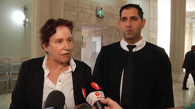 עורכי הדין תמי אולמן ושאדי סרוג'י המייצגים את הדורס (צילום: שמיר אלבז) (צילום: שמיר אלבז)