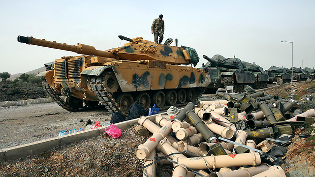 צבא טורקיה. נערך לפלוש לצפון (צילום: AP) (צילום: AP)