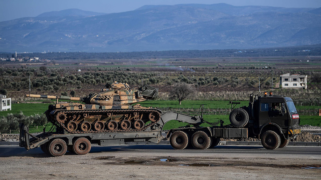 Турецкий танк на границе с Сирией. Фото: AFP