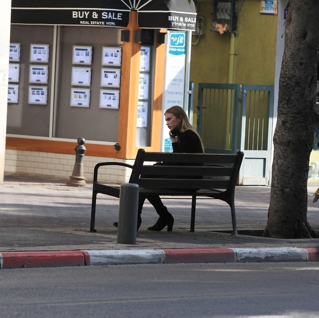 מחכה (צילום: מוטי לבטון) מחכה (צילום: מוטי לבטון)