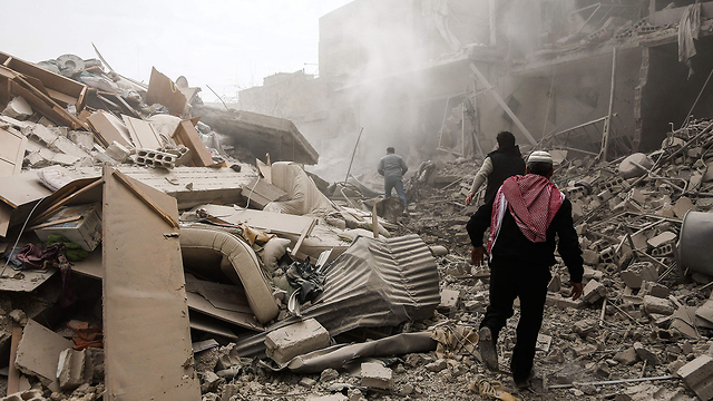 Авиаудар по предместьям Дамаска. Фото: AFP