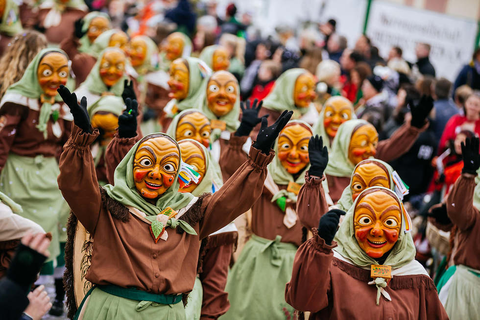 קרנבל גם באירופה: חוגגים עם מסכות ותלבושות מסורתיות באוברדישינגן, גרמניה (צילום: gettyimages) (צילום: gettyimages)