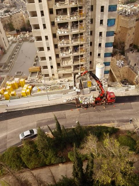 Стройплощадка на улице Кадиш-Луз, Иерусалим