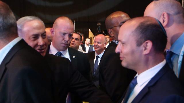 Education Minister Bennett (R) criticized PM Netanyahu (Photo: Moti Kimchi)
