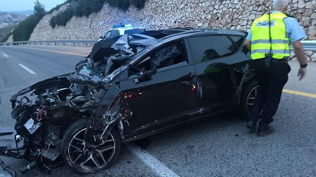 התאונה בכביש 6400, בכניסה לריינה (צילום: דוברות משטרה) (צילום: דוברות משטרה)