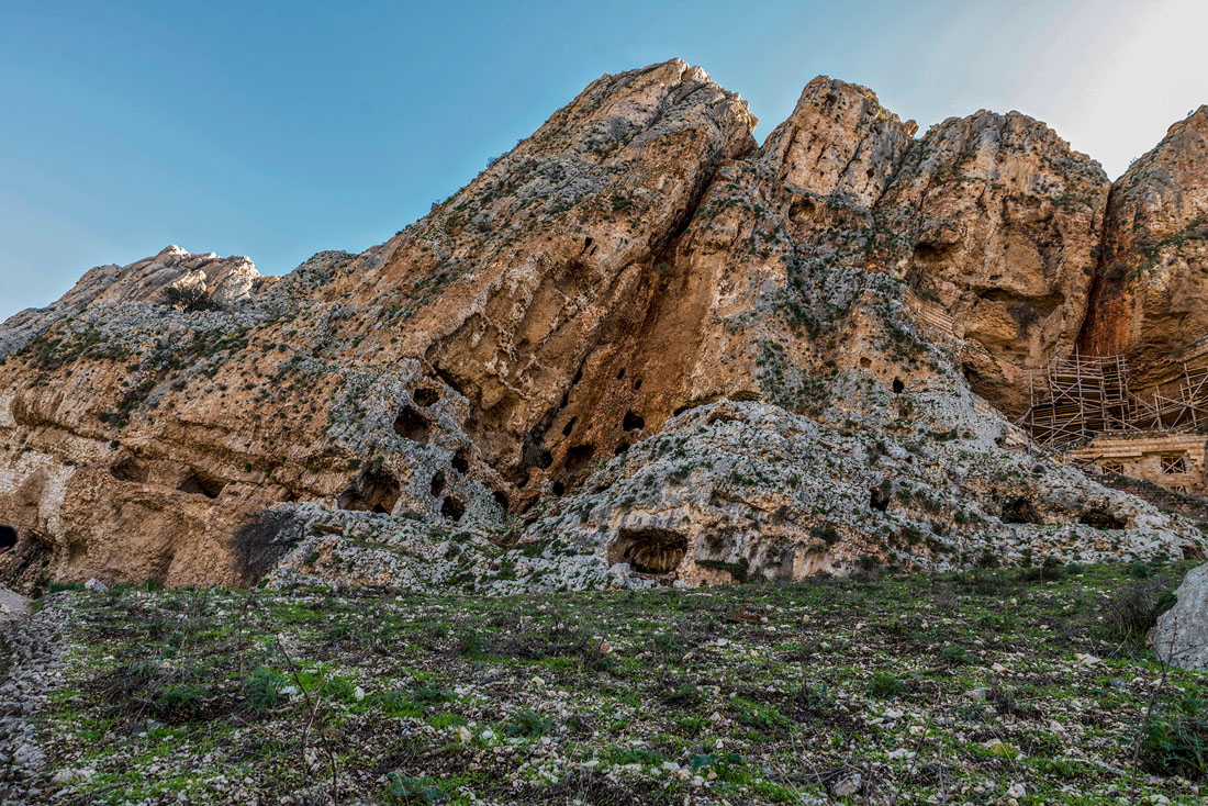 Гора Арбель и легендарные пещеры. Фото: Макс Шамота