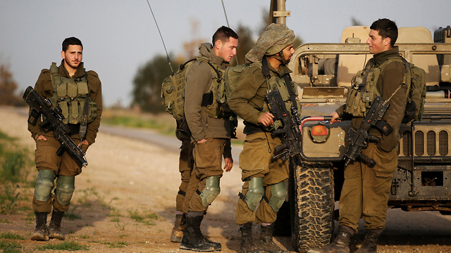 IDF soldiers near the Gaza border (Photo: Reuters)