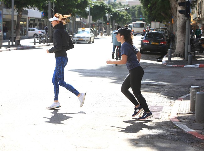 יאלללללה. נסלי ברדה ומאיה ורטהיימר (צילום: מוטי לבטון) יאלללללה. נסלי ברדה ומאיה ורטהיימר (צילום: מוטי לבטון)