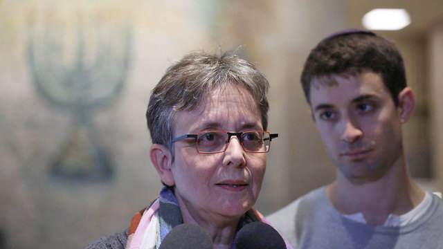 Leah Goldin (L) with her son Tzur. She is said to have accused the PM of wasting all of the family's hard-earned bargaining chips (Photo: Ohad Zwigenberg)