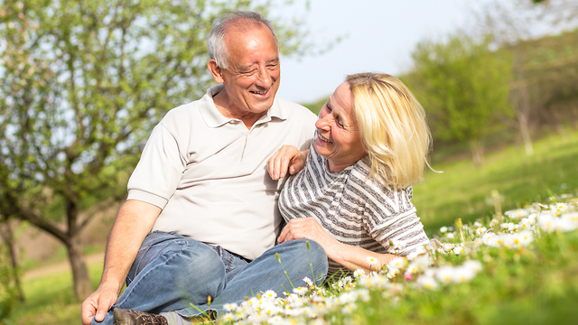 להסיר מחסומים ולהנות מאינטימיות בגיל מבוגר (צילום: Shutterstock) (צילום: Shutterstock)
